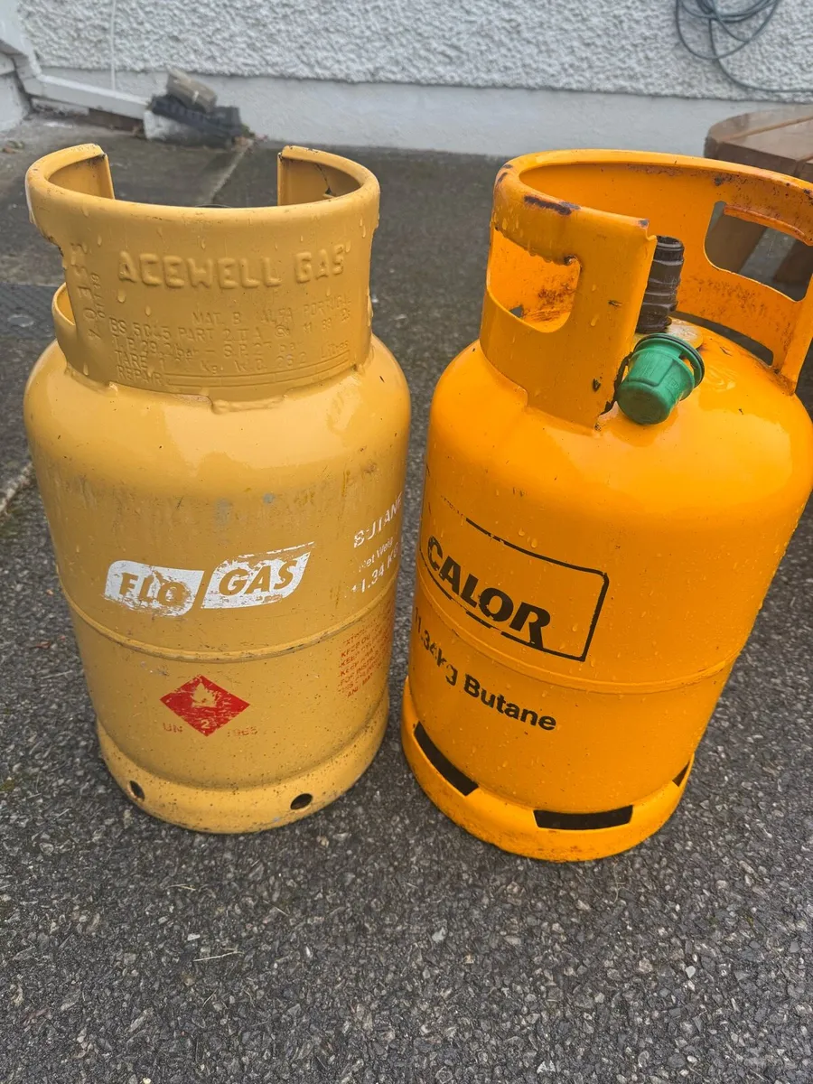 Gas cylinders