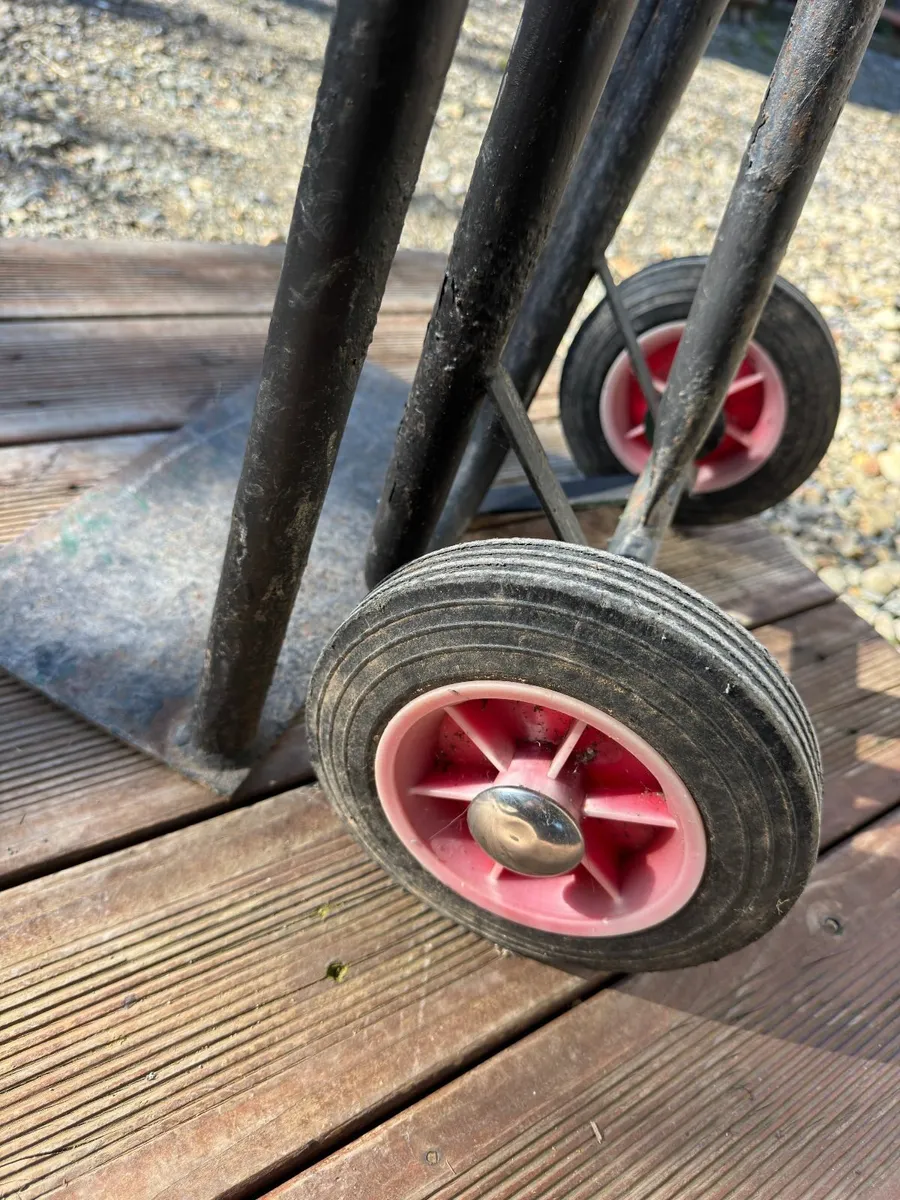 Heavy duty hand truck - Image 2
