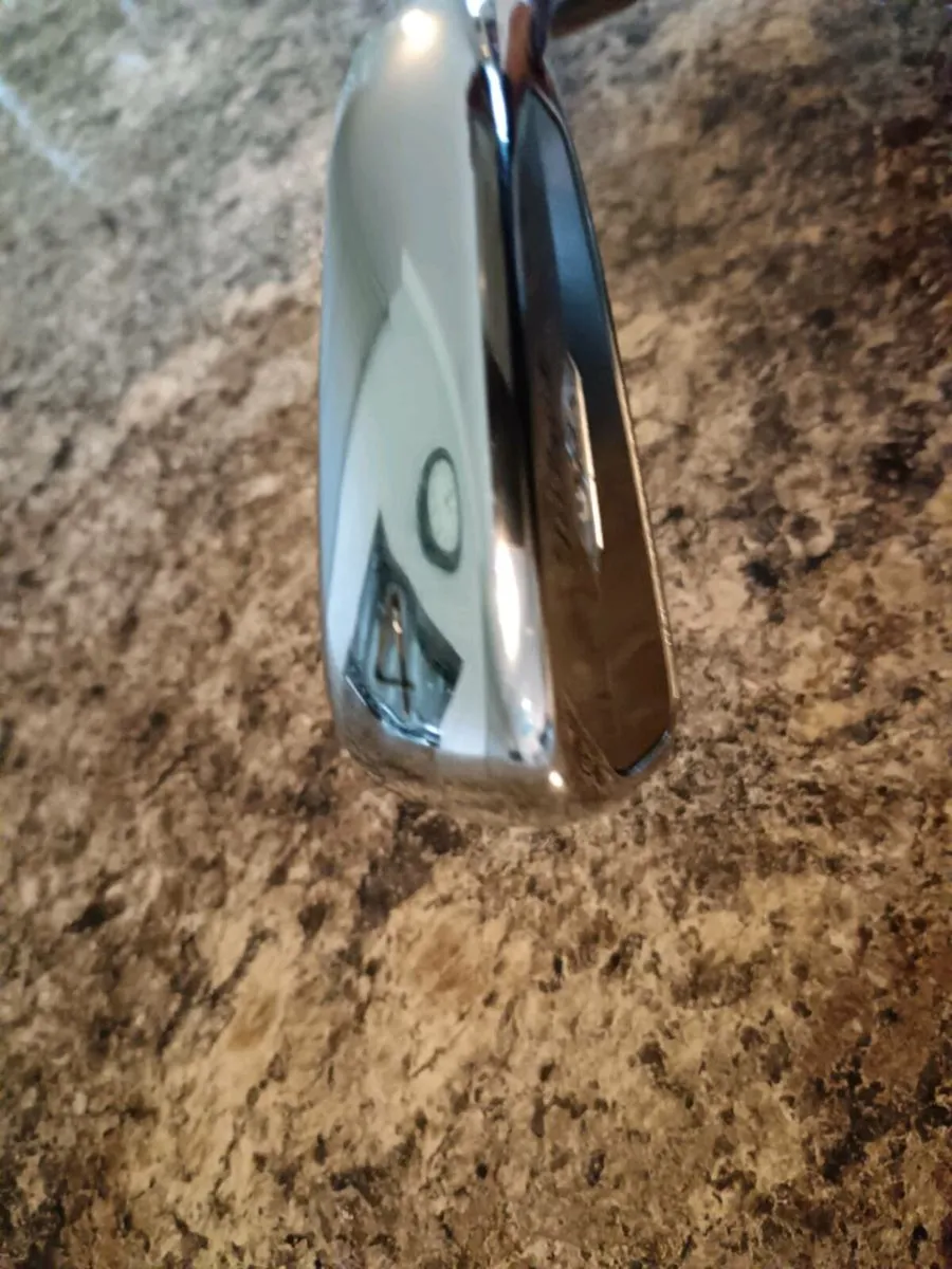 Titleist U505 4 Iron. Immaculate. - Image 3