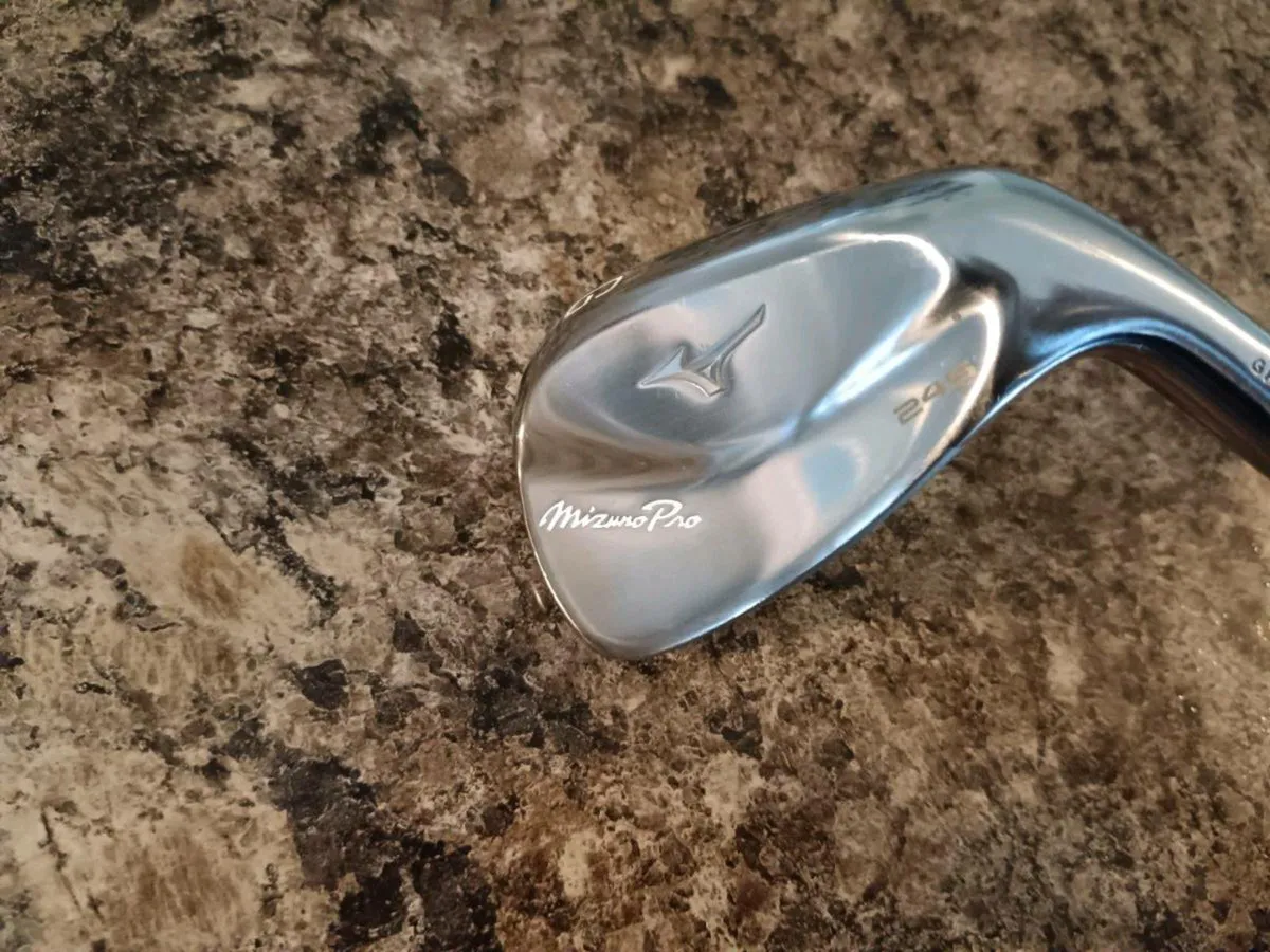 Mizuno 245 Gap Wedge. Immaculate. - Image 1