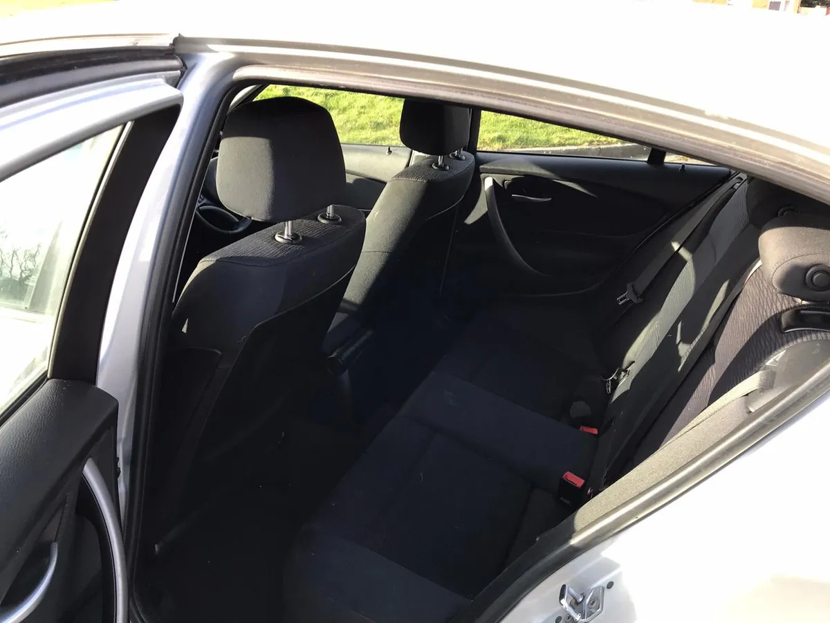 BMW 1-Series 2009 - Image 2