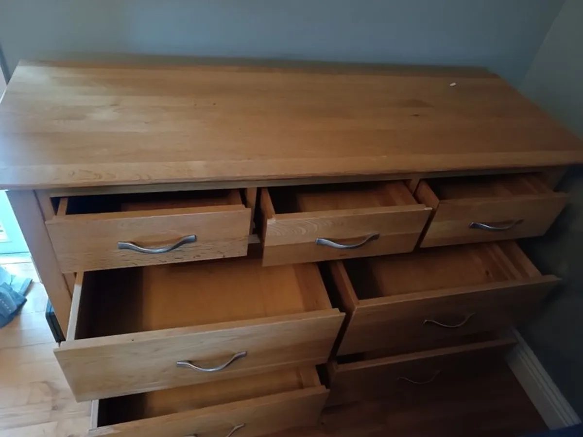 solid oak chest of drawers - Image 4