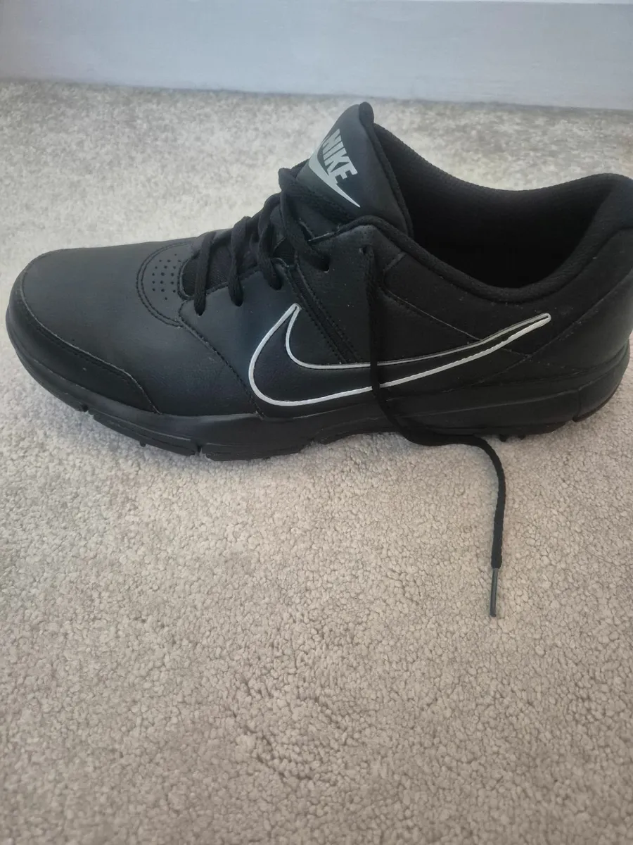 Golf shoes - Image 1