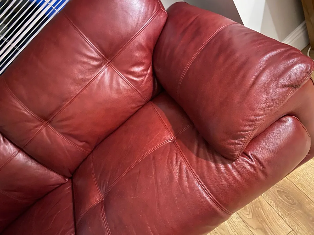 Sofas 3+2+1 all 500€(leather) - Image 3