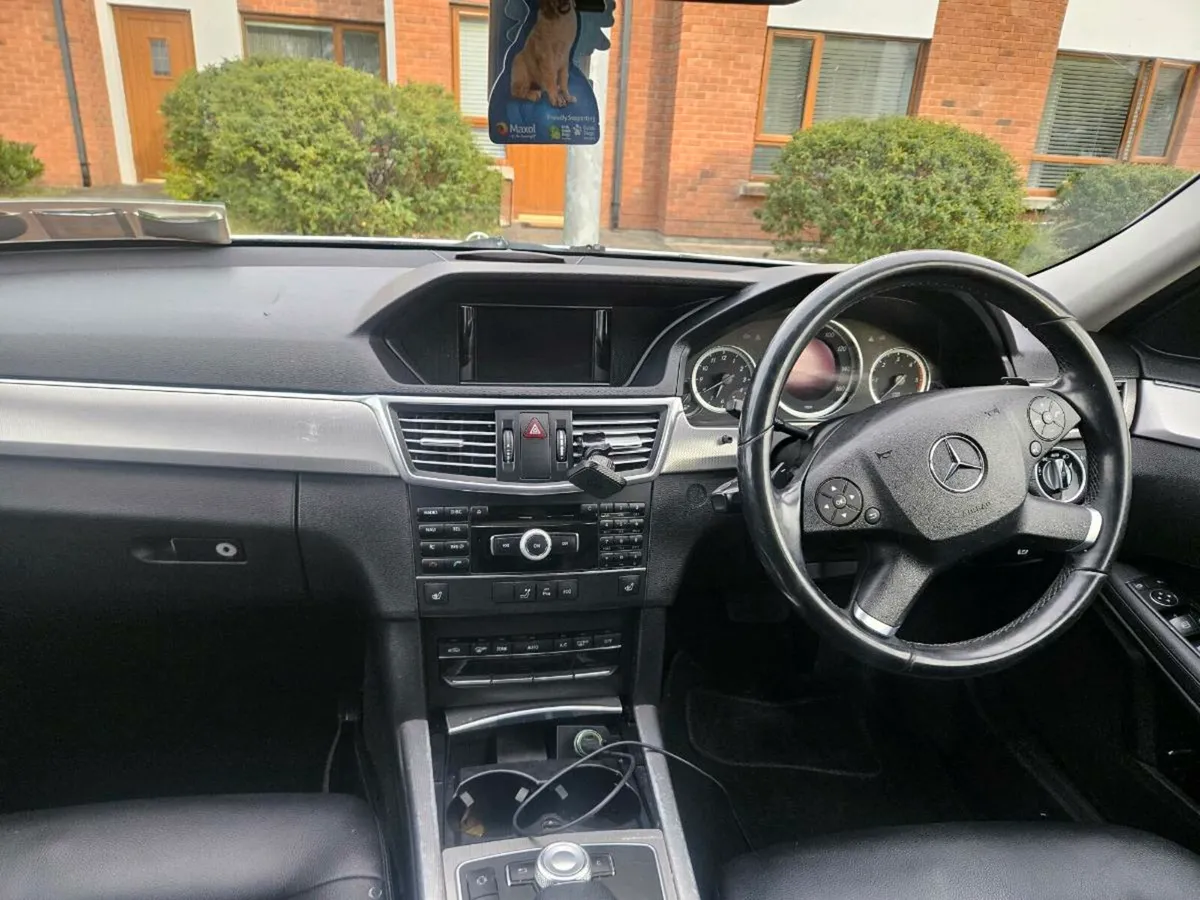 Car - Image 4