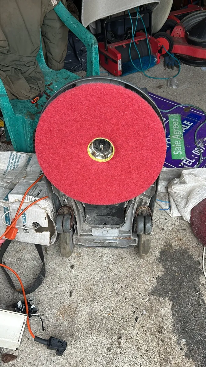 Taski floor burnisher buffer scrubber 900 RPM - Image 2