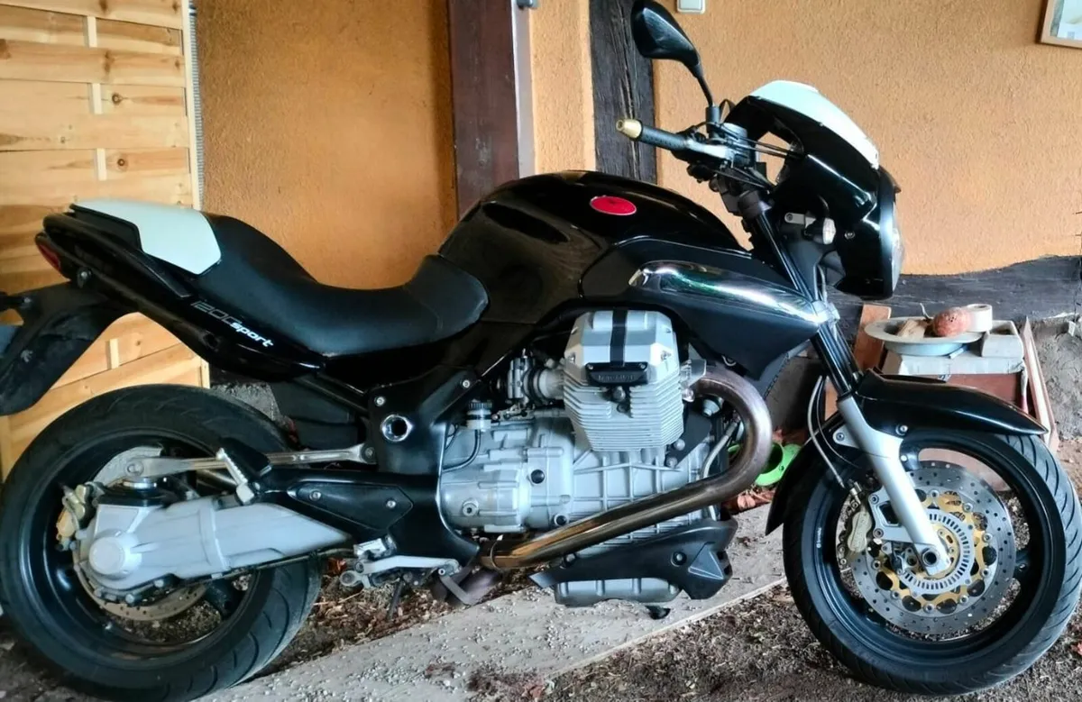 Moto Guzzi 1200 Sport 2V (4V) Black with ABS - Image 3