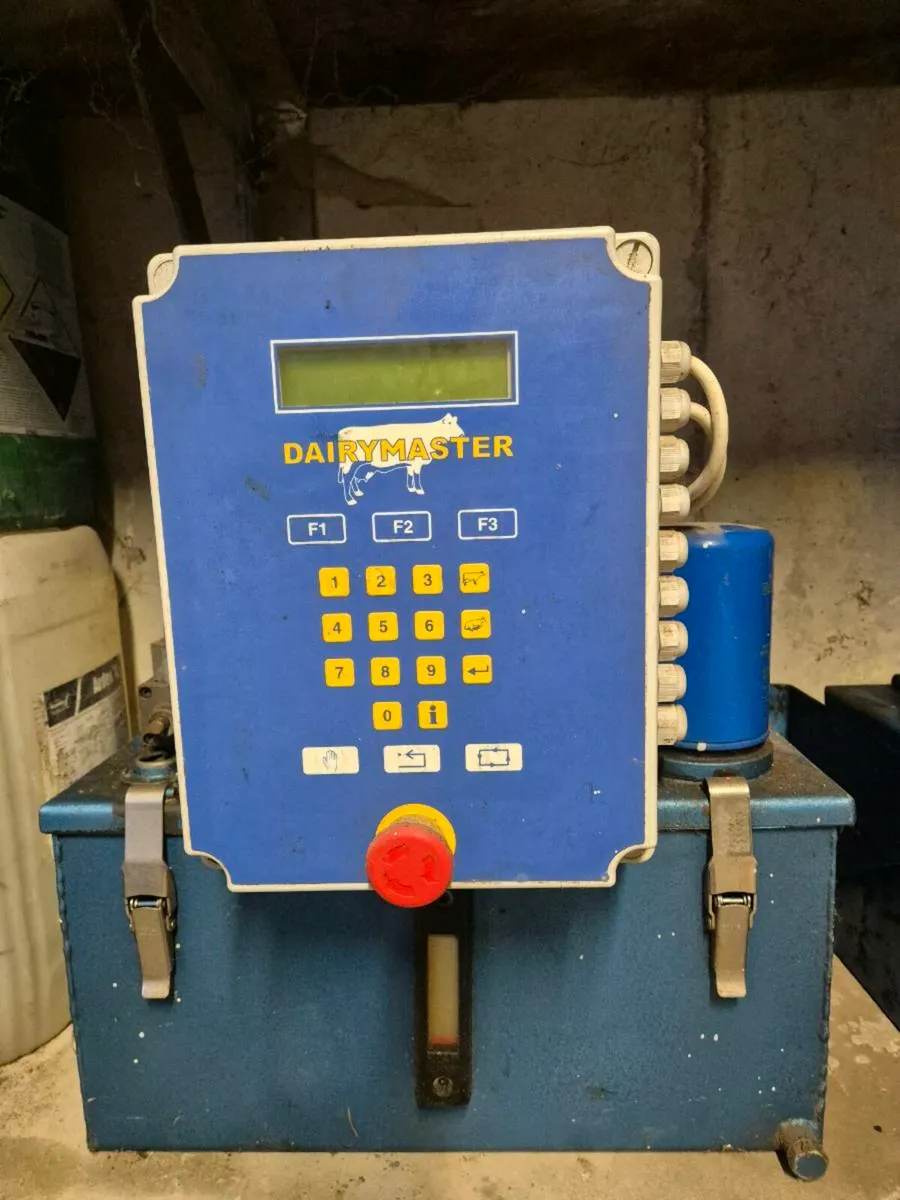 DAIRYMASTER AUTOMATIC SCRAPERS