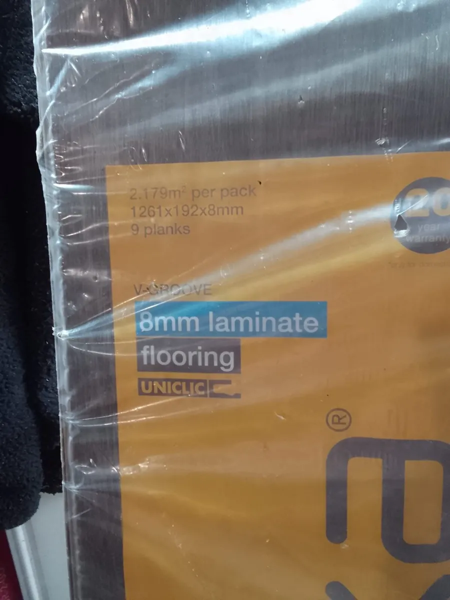 2 boxes Grey flooring - Image 1