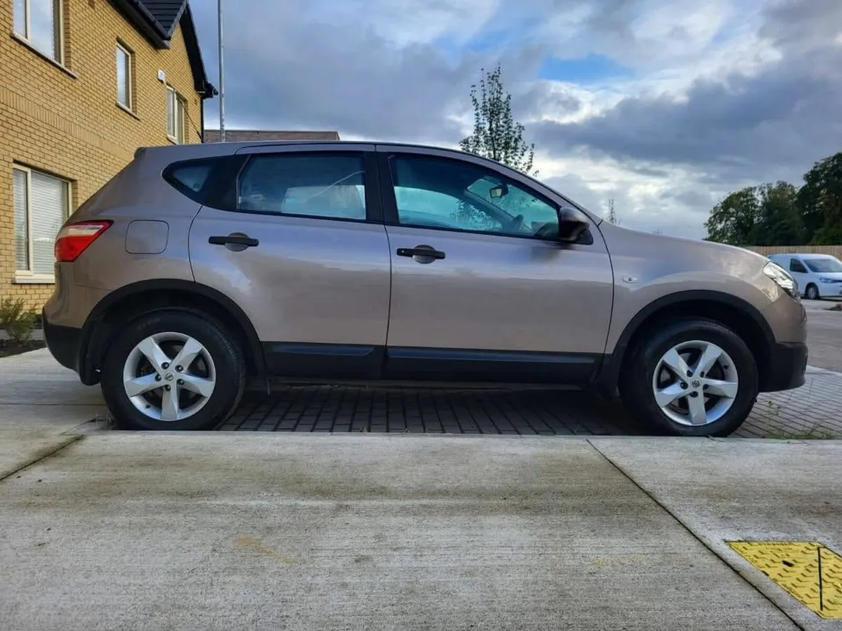 Nissan Qashqai 2012 - Automatic - low miles - Image 2
