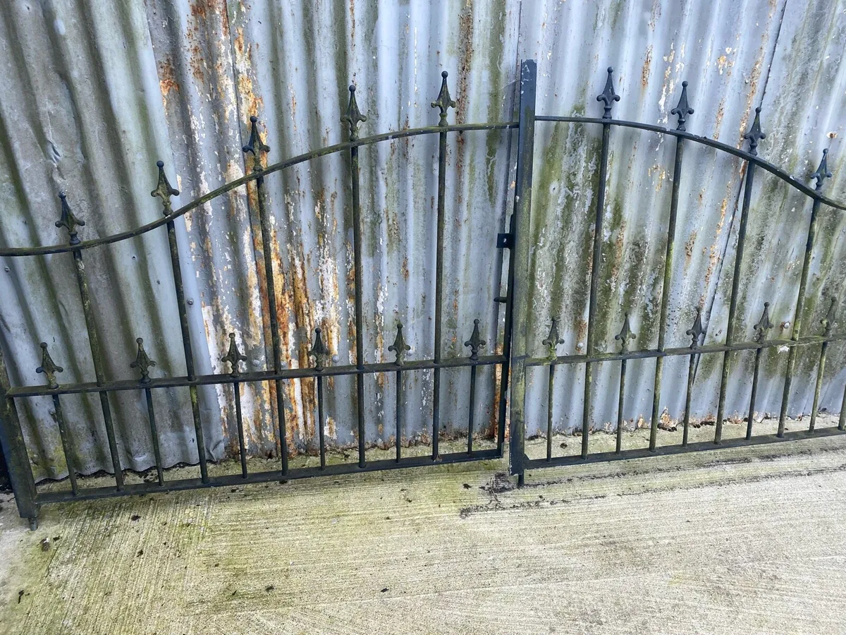 Gates - Image 2