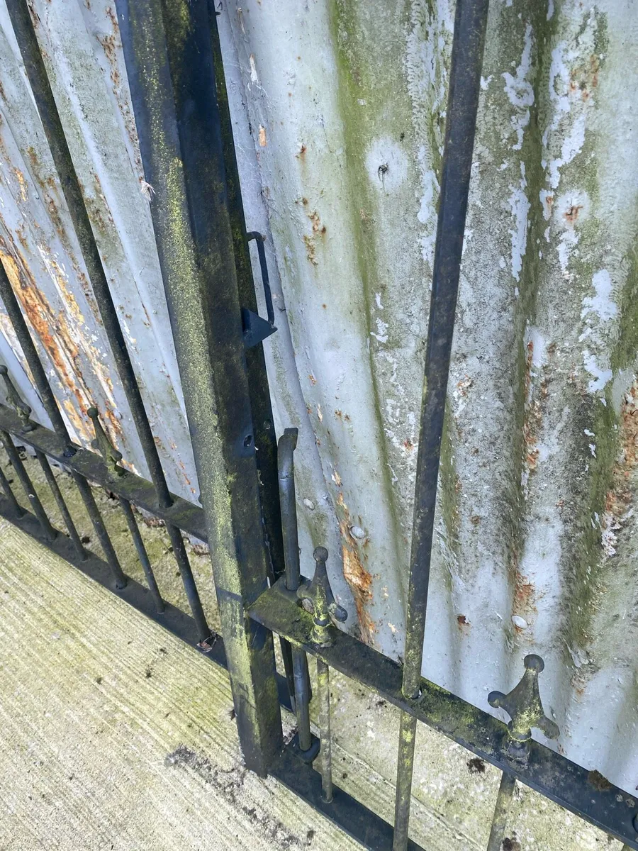 Gates - Image 3
