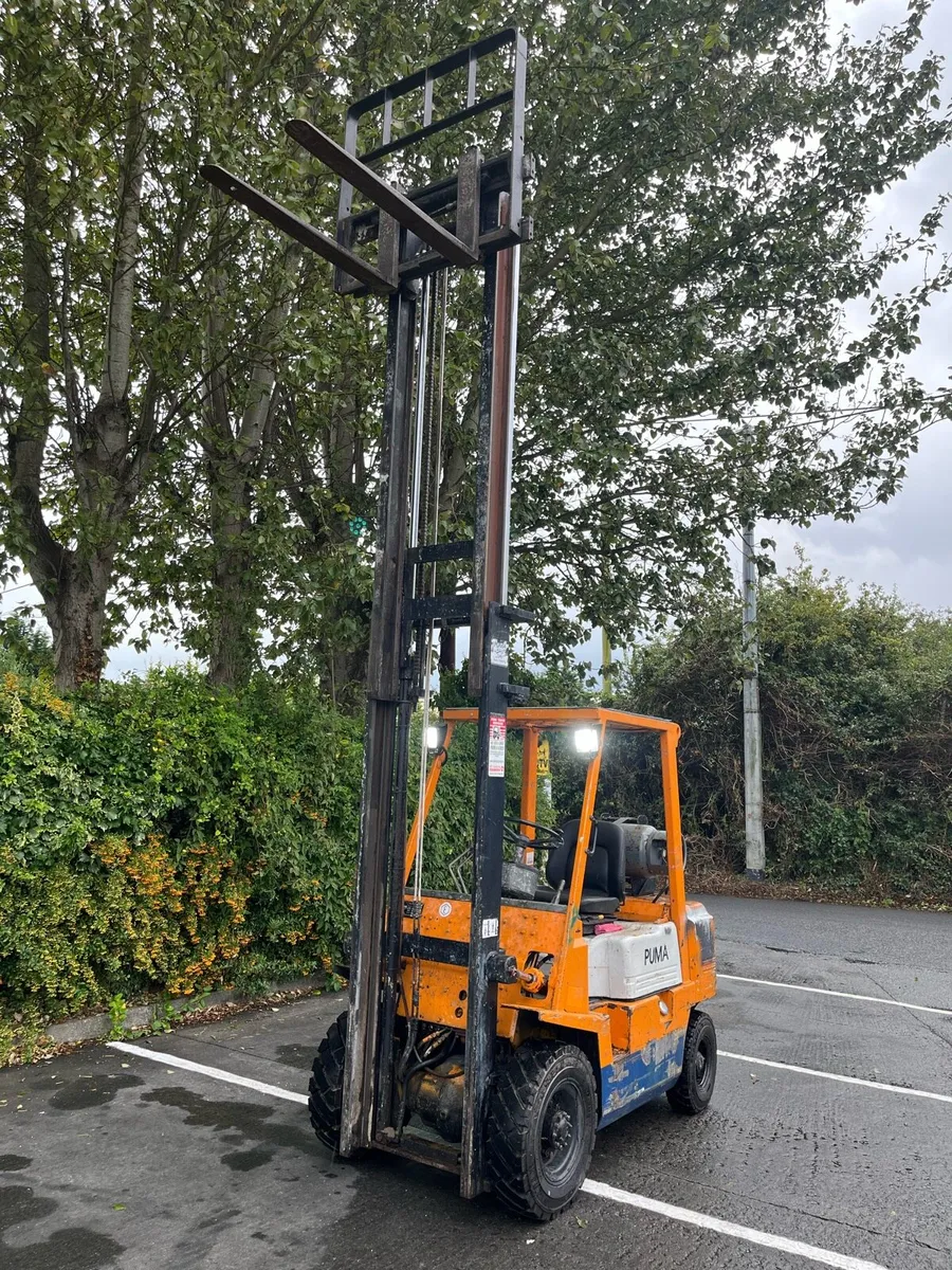 Forklift - Image 3