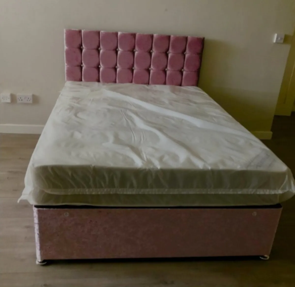 Elegant Paris beds all sizes and colours - Image 3