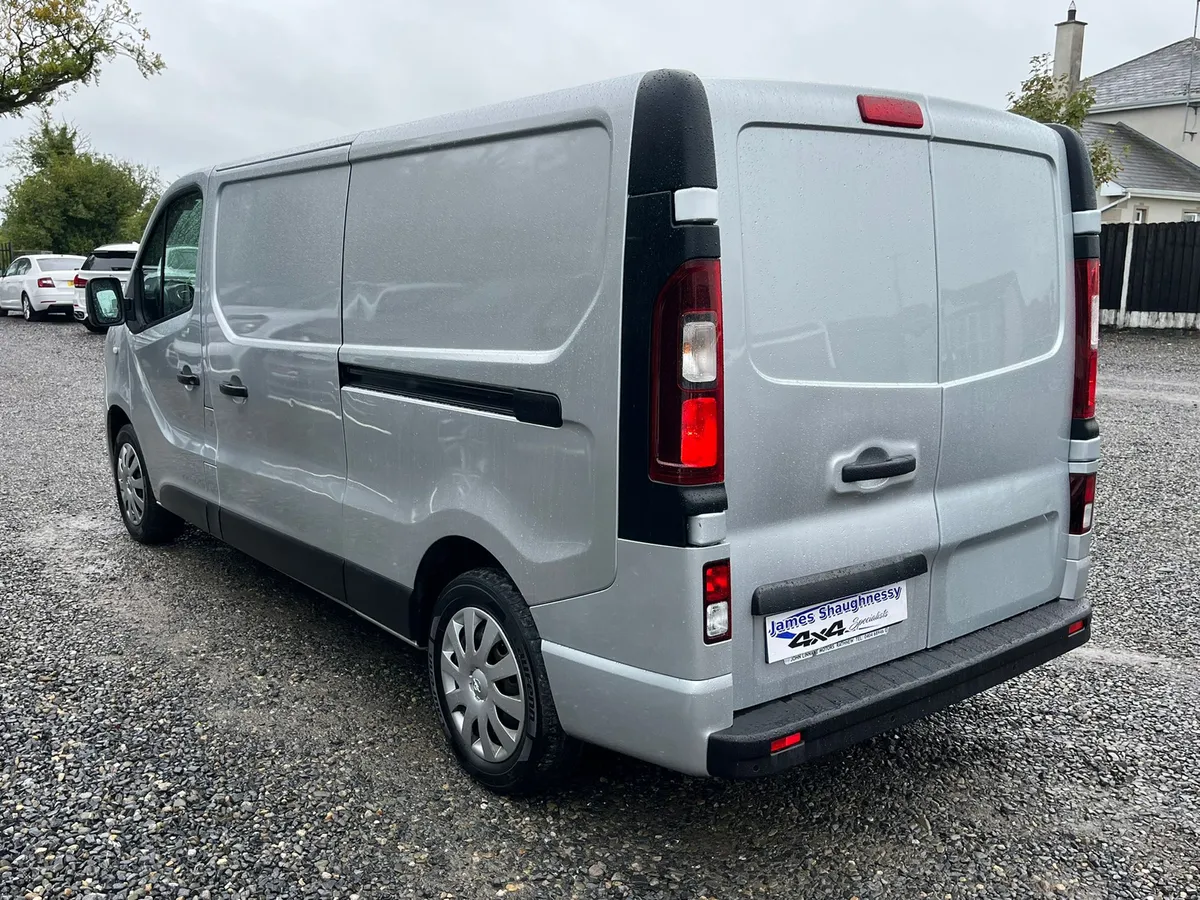 2019 VIVARO 1.6 SPORTIVE 120BHP - Image 4