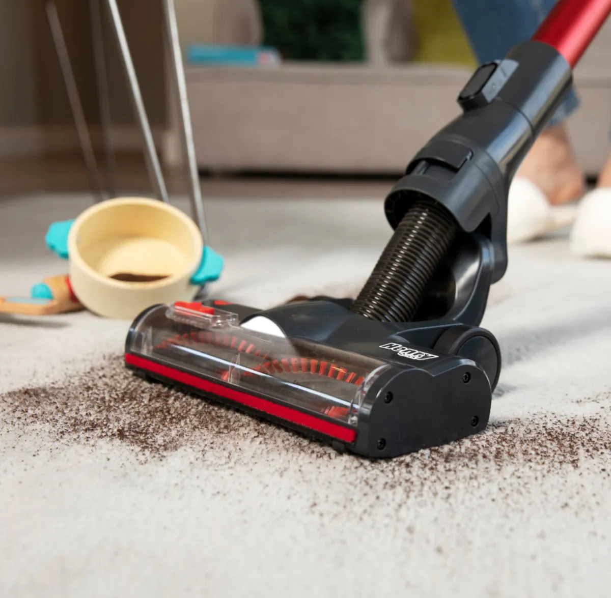 Henry Quick Cordless Vacuum Cleaner - Red - Image 3