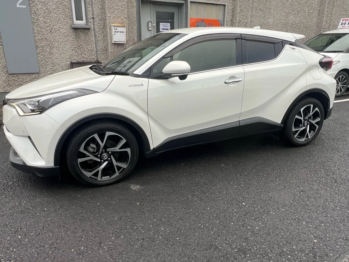 Toyota CHR leather interior - Image 2