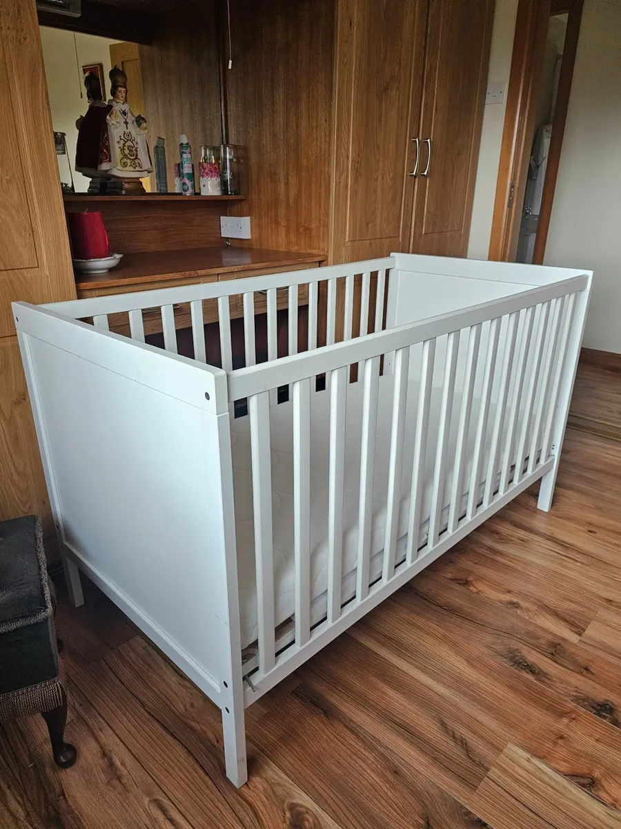 Cot bed - Image 3