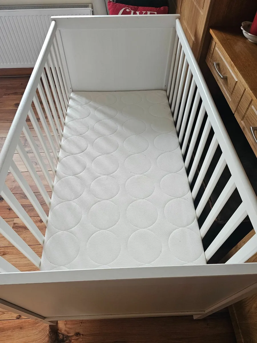 Cot bed - Image 4
