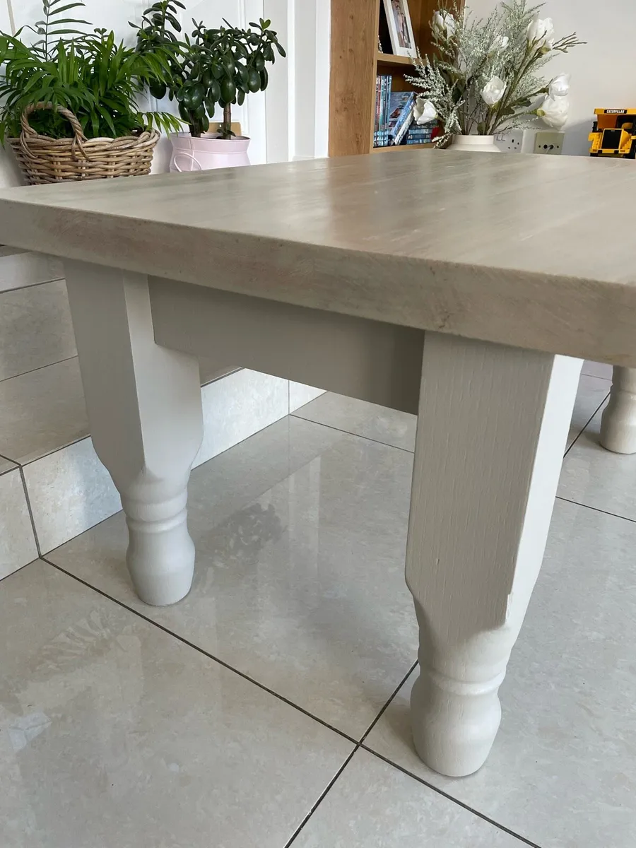 Solid wood coffee table - Image 2