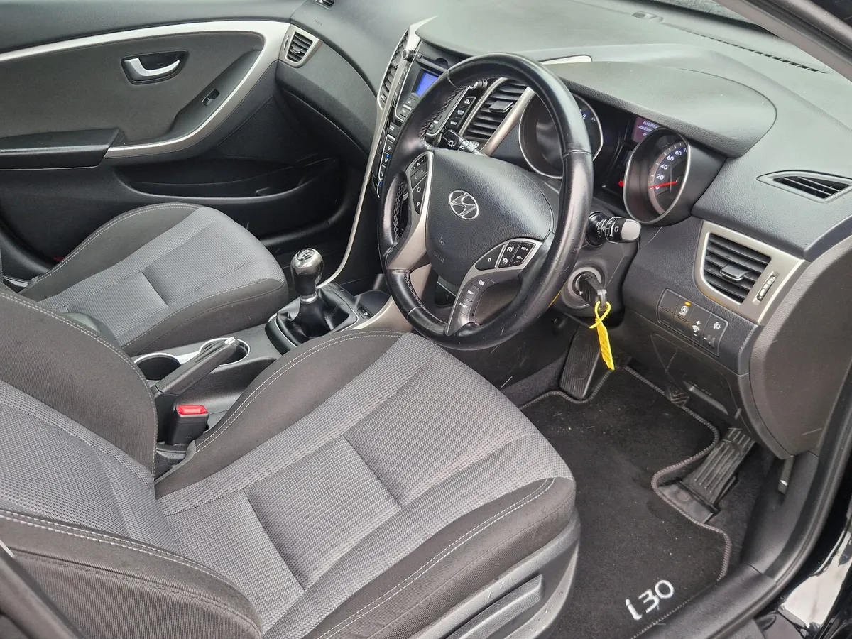 2016 Hyundai i30  1.6 DELUXE - Image 4