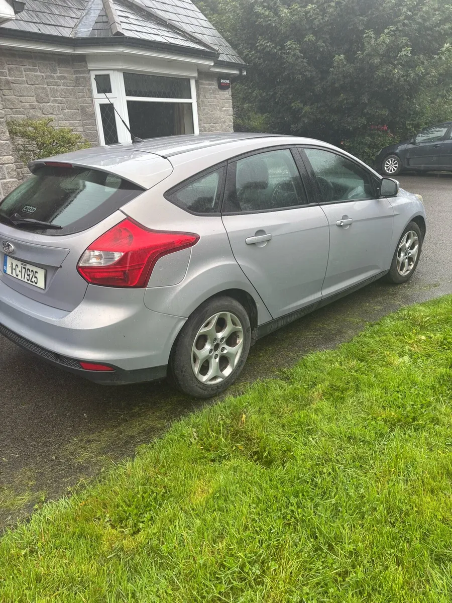 Ford Focus 2011 - Image 3