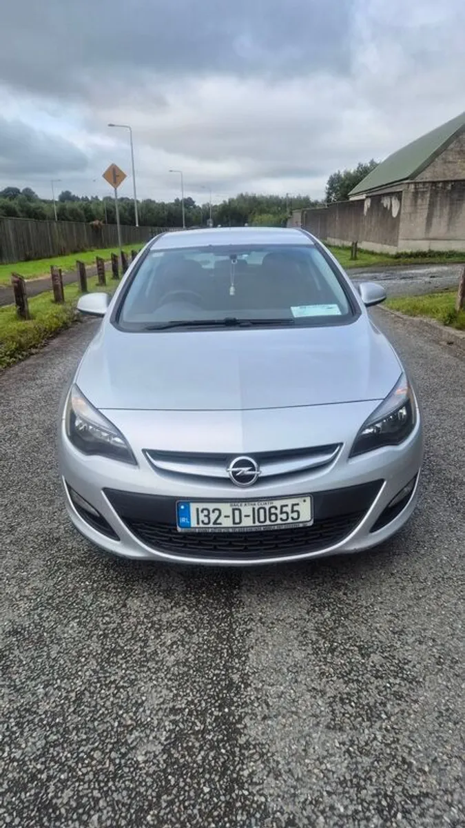 2013 Opel Astra - Image 1