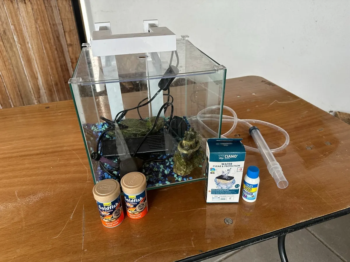 Ciano 15 Fish Tank with LED lights, filter etc - Image 3
