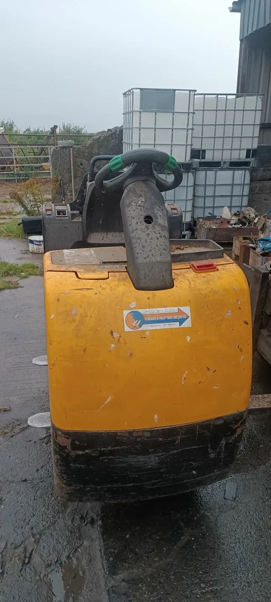 Forklift - Image 1