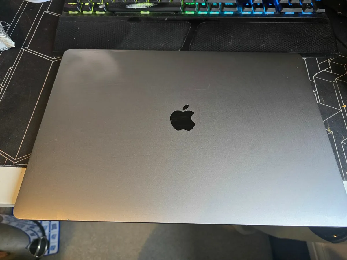 Macbook Pro - Image 4