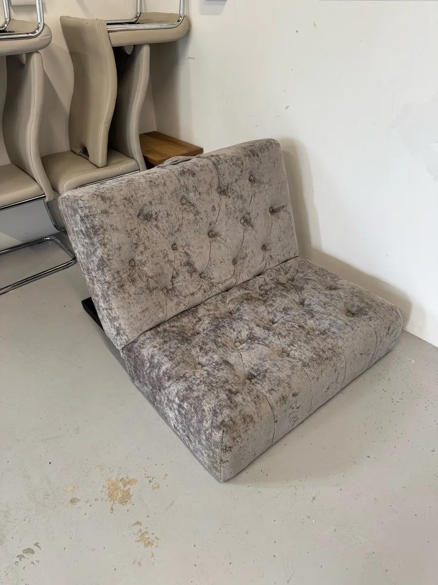Fold out chair - Image 4