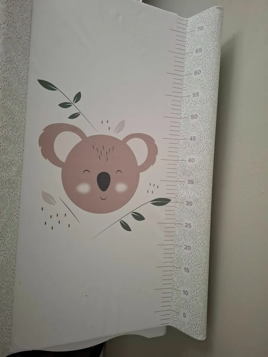 Baby changing station - Image 2