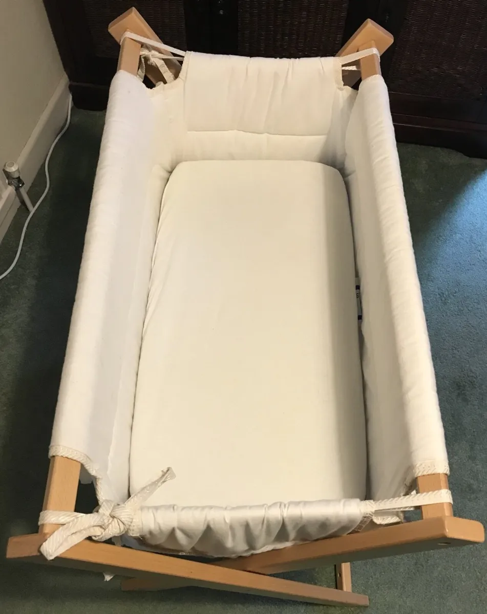 Saplings katie crib moses basket with stand - Image 3
