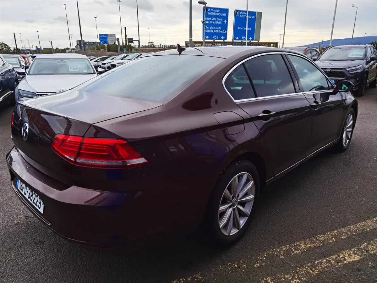 VOLKSWAGEN PASSAT 2.0TDI COMFORTLINE 150BHP - Image 4
