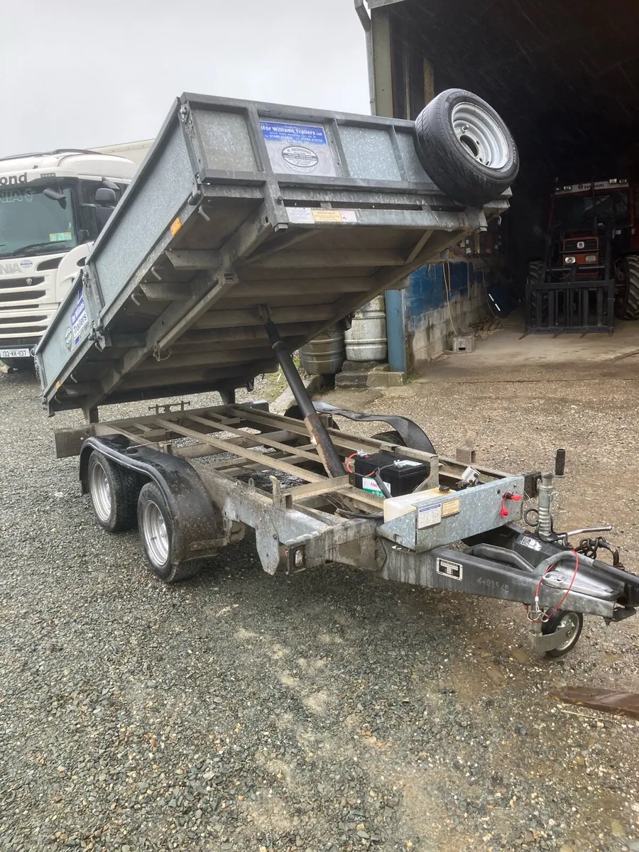 Trailers - Image 1