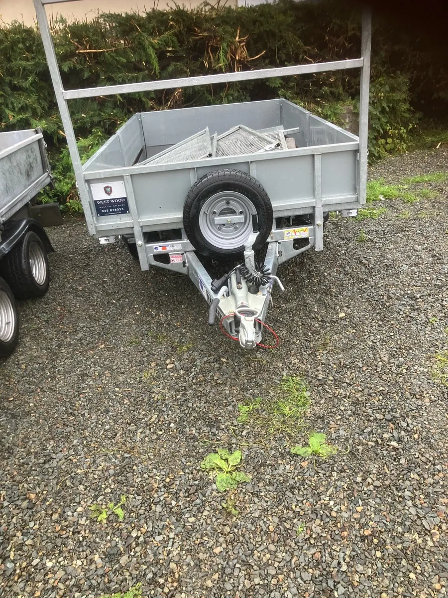 Trailers - Image 3