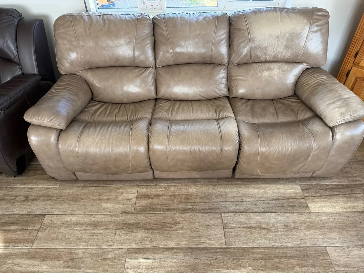 3 seater recliner, 2 armchairs - Image 1