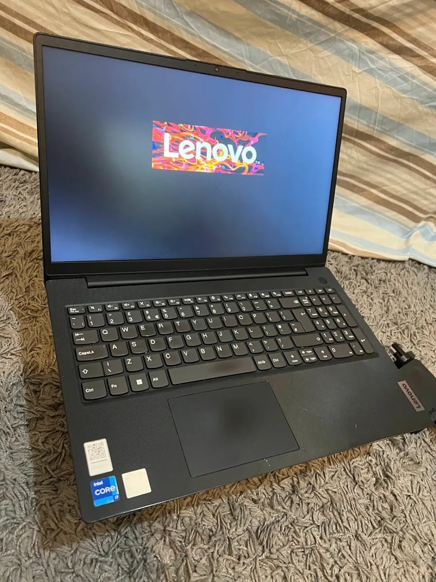 Lenovo 15.6 i7-1255U 16GB RAM 512GB SSD Intel Iris - Image 1