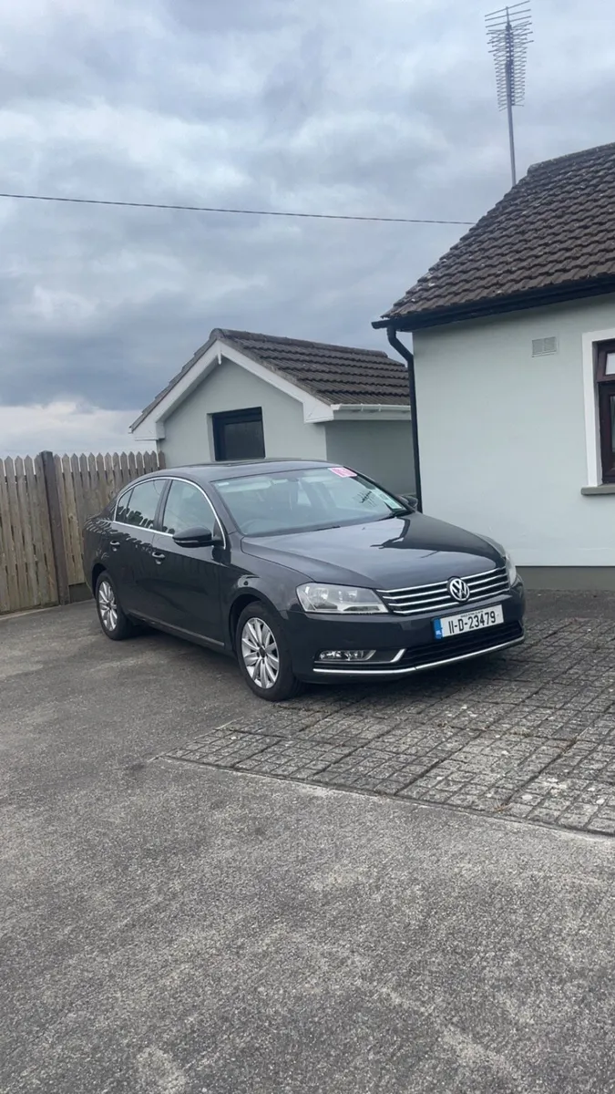 Volkswagen Passat 1.6 Blue motion - Image 1