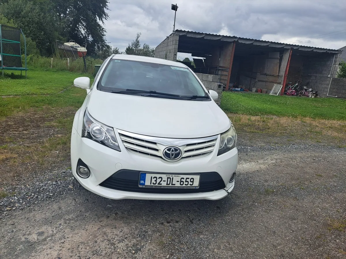 Toyota Avensis 2013 - Image 2
