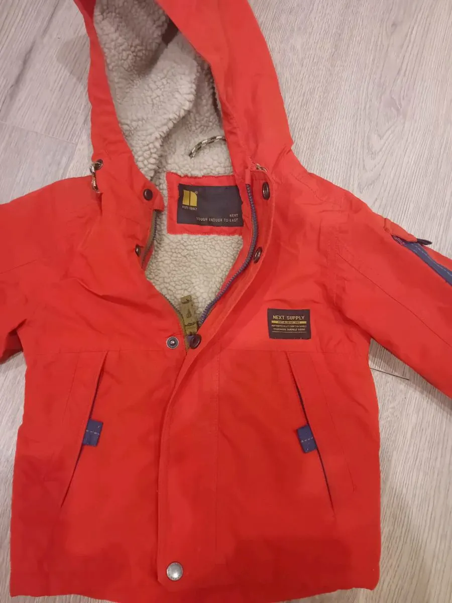 Next coats - Image 1