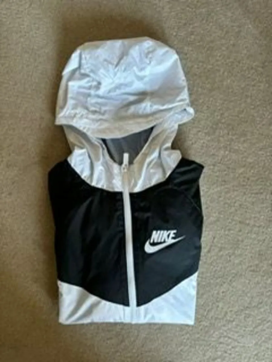 Nike Hoody Jacket age 12-14 - Image 3