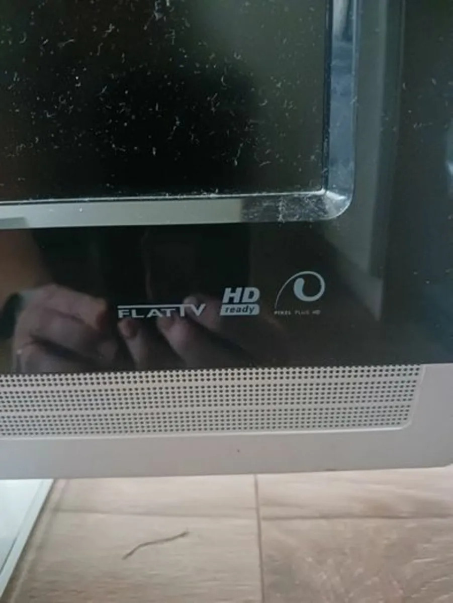 Philips 32 Flat Screen TV - Image 2