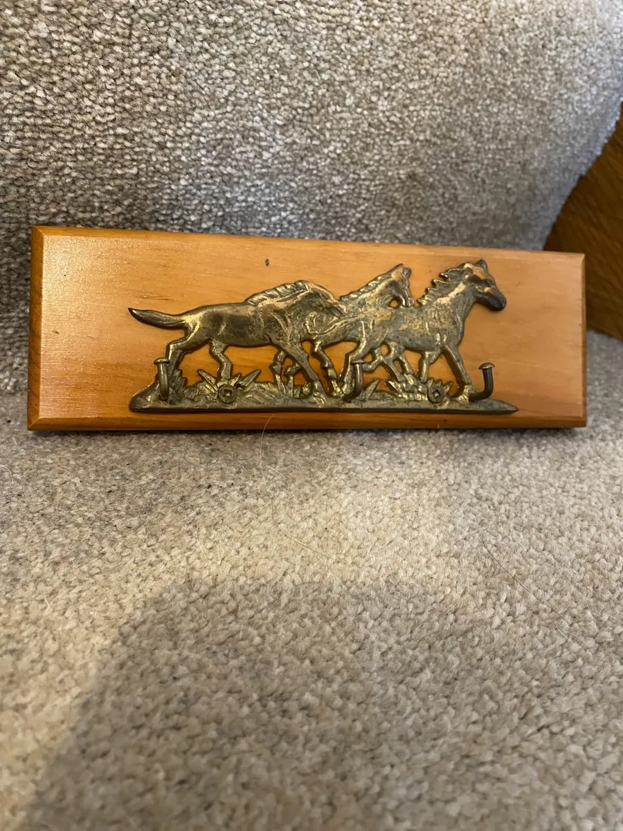 Vintage Brass Horse Key Hanger Wall Mounted - Image 1