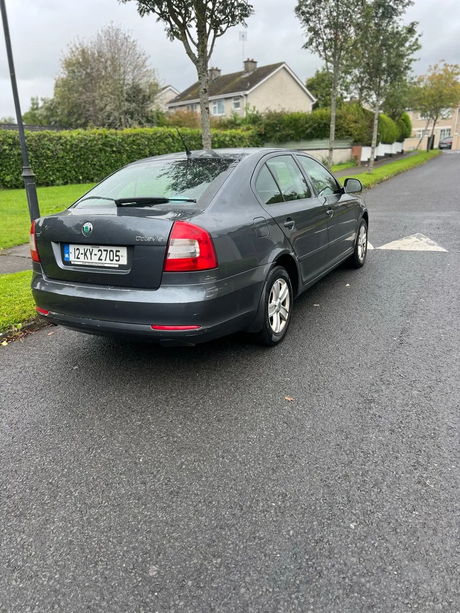 Skoda Octavia 1.6 Diesel 2012 tax and Nct €2350 - Image 4