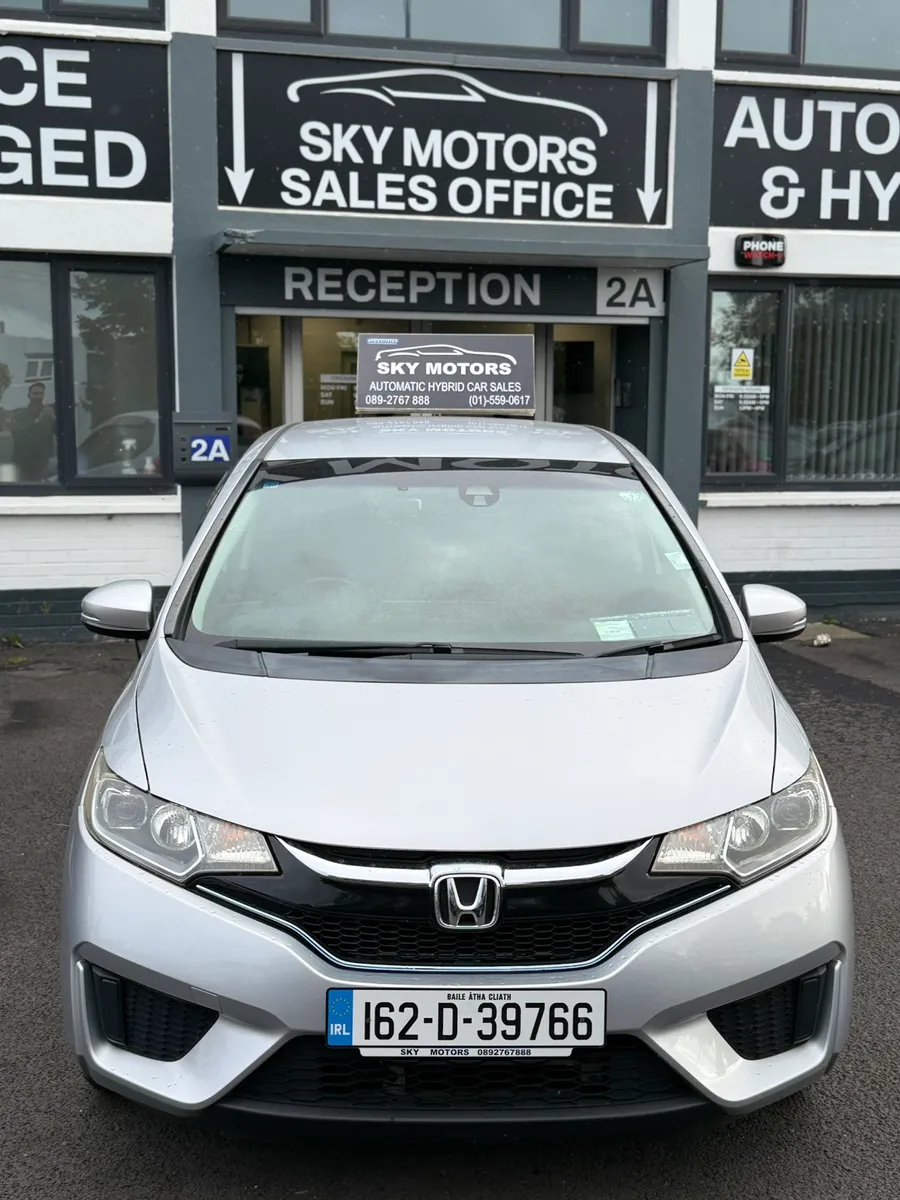 2016 Honda Fit 1.5 Hybrid  Auto Leather package - Image 2