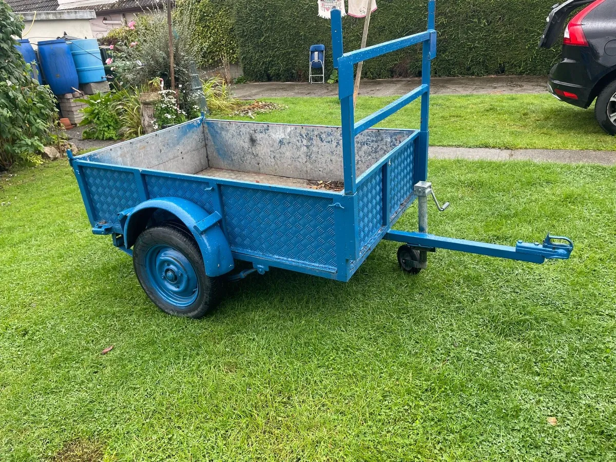 Trailer - Image 1