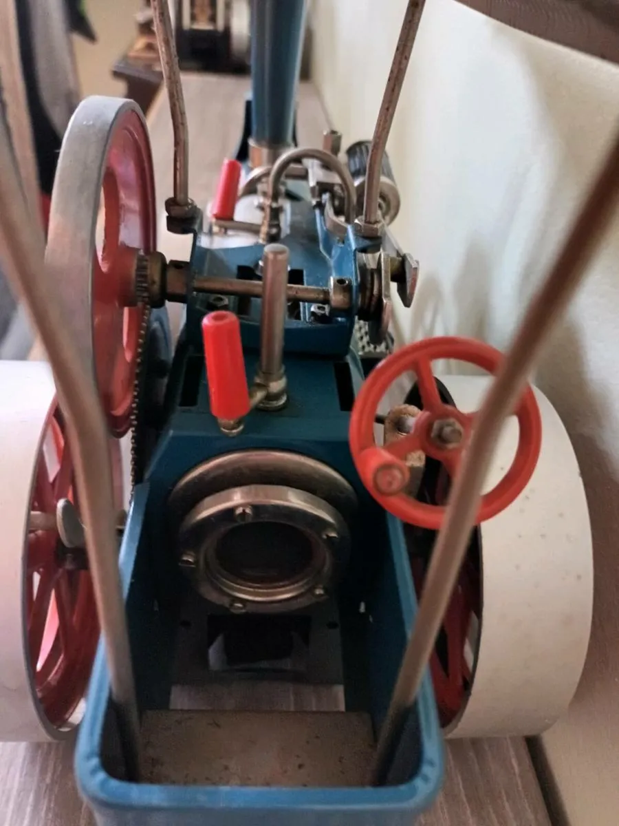Live steam traction engine - Image 4