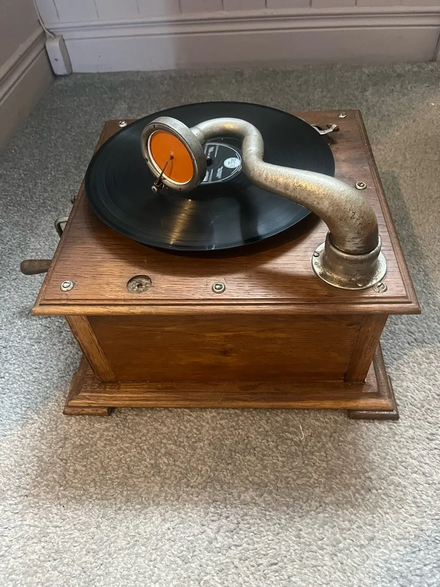 Vintage Wind Up Gramophone - Image 3