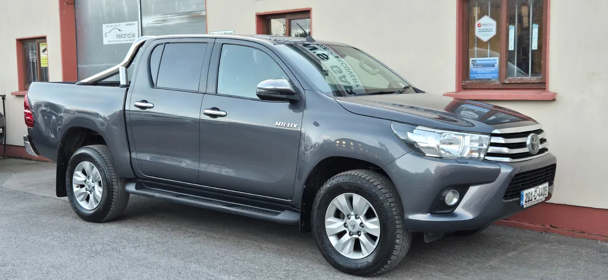 Toyota Hilux 2020 Manual - Image 3